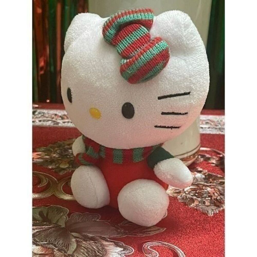 Hello Kitty Plush - Picture 2 of 6
